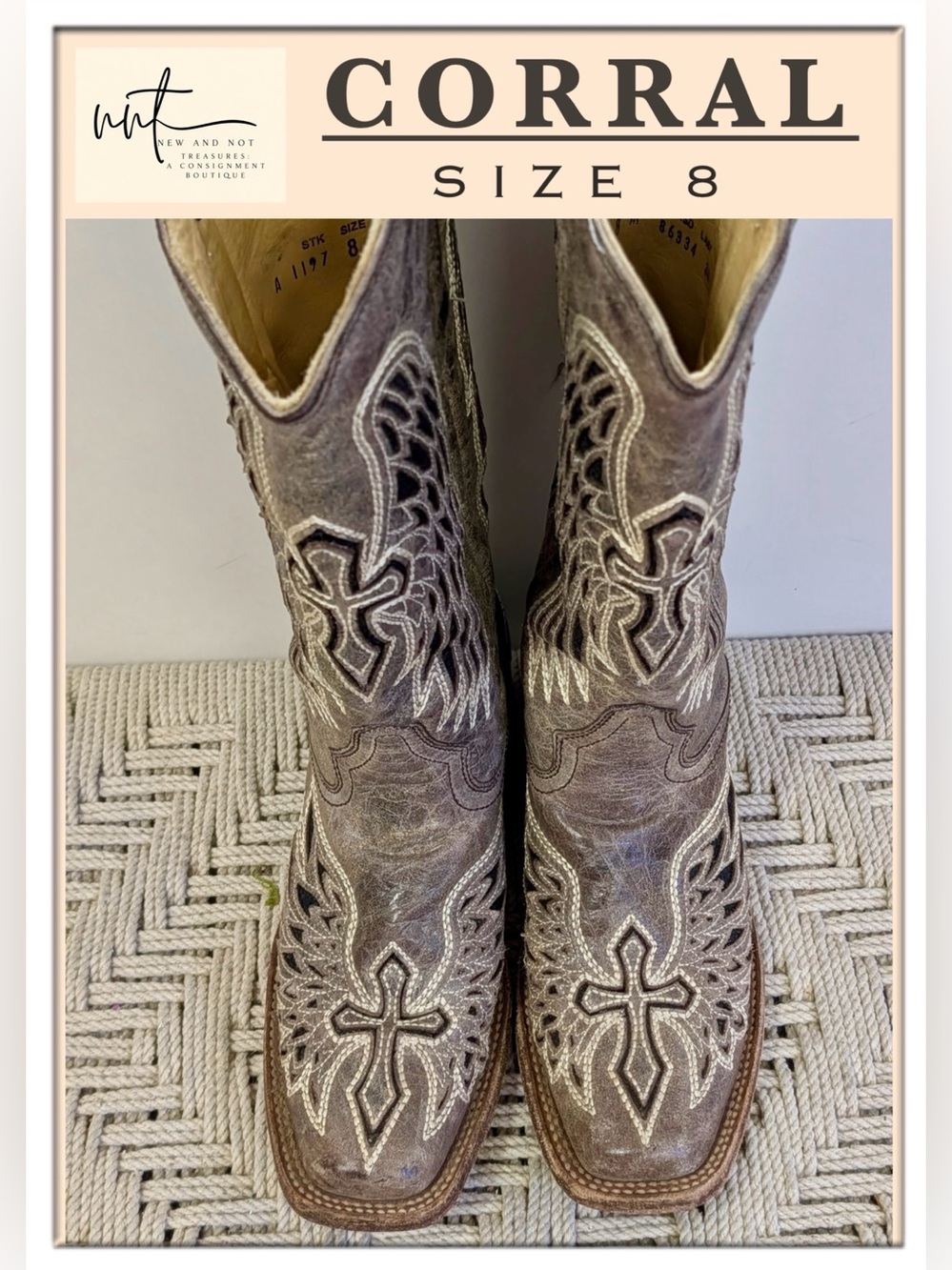 Corral A1197 Women’s 8M Cross Wing Distressed Leather Western Cowboy Boots